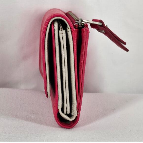 FOSSIL Women's Trifold Wallet - Vibrant Pink with Metal Plate - Picture 9 of 12